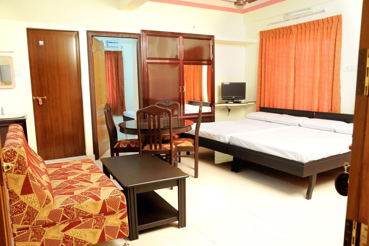 Anandkrishna Residency Hotel Guruvāyūr Exterior foto