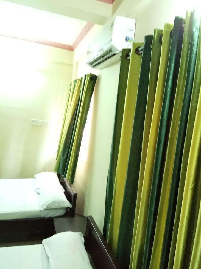 Anandkrishna Residency Hotel Guruvāyūr Exterior foto